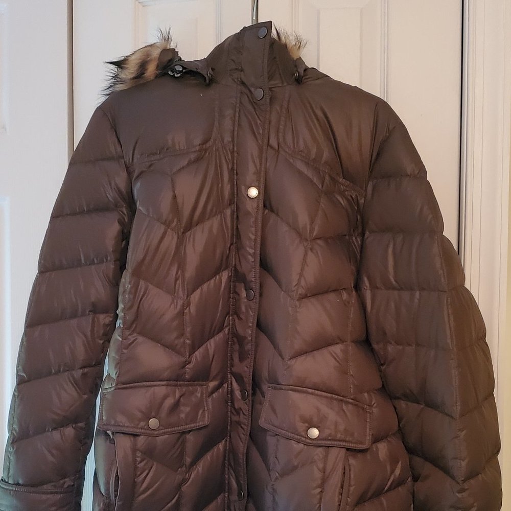 Mid-length puffy coat